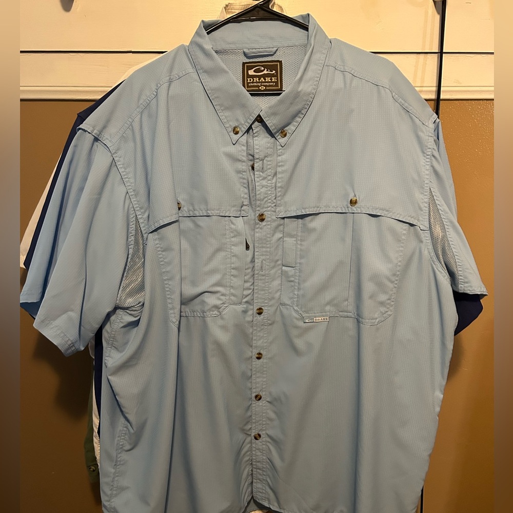 Drake casual wear button down shirt. Like new only worn a handful of times.